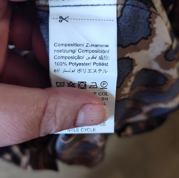 Leopard Collared Dress - Picture 3 of 4